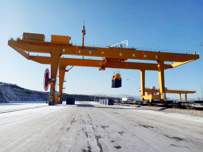 集装箱双梁桥式起重机