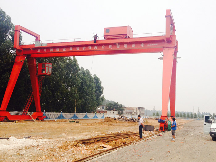 双主梁门式起重机