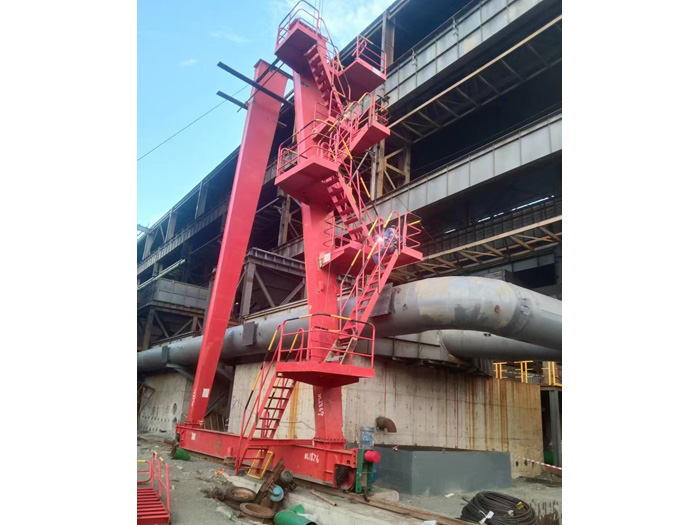 双梁桥式半龙门吊